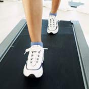 Para principiantes en el gimnasio, más series y menos repeticiones