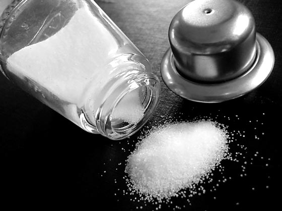 Comer menos sal: Diez consejos para lograrlo