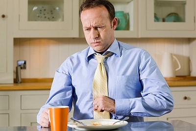 Cinco señales que te indican que estás comiendo algo dañino