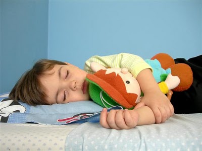 ¿Cómo manejar a un niño sonámbulo?