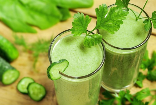 ¿Por qué deberías incluir los batidos verdes en tu dieta?