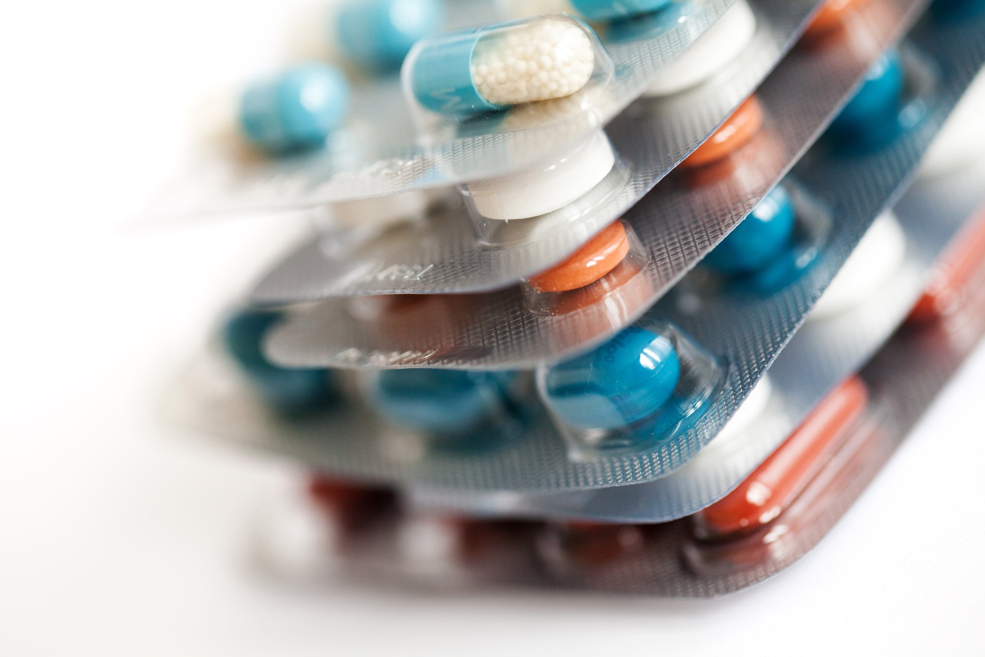 ¿Cómo almacenar los medicamentos en casa?