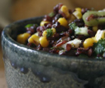 Receta de ensalada fresca de arroz, frijol y maíz