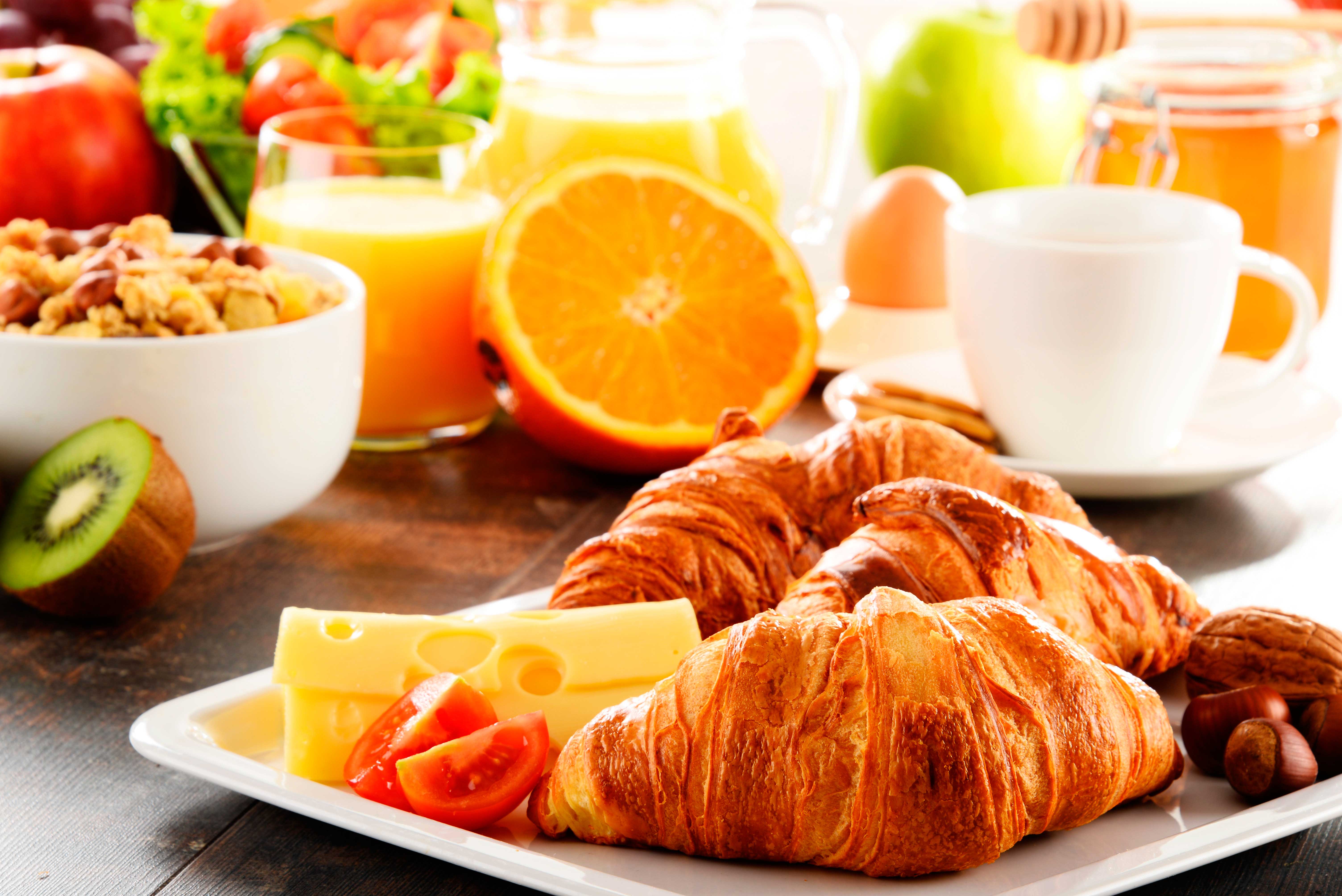 Los 3 alimentos que deberías evitar en el desayuno
